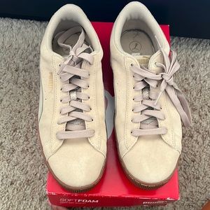 Puma Vikky Platform Pebble. W8.5